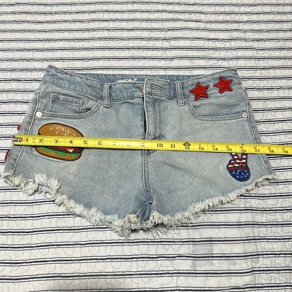 Mossimo Women's Jean Distressed Denim High Rise short Size 6/28 - Picture 9 of 11